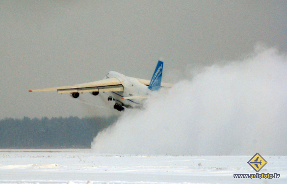 Antonov An-124-100 Ruslan